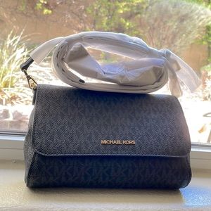 Michael kor bag Crossbody mini black color New